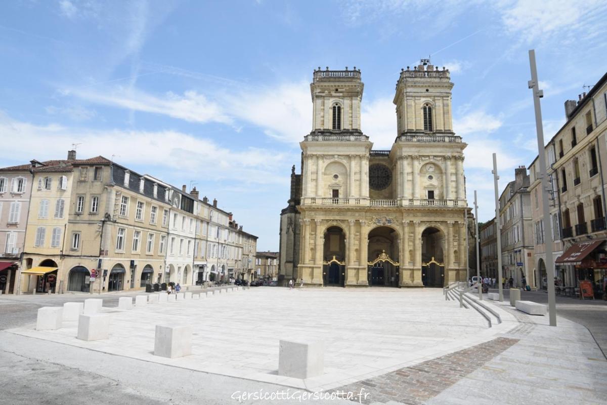 Le Gersois - T2 Moderne - Auch Centre- Wifi Gratuit Apartment Exterior photo
